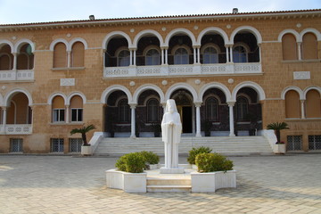 Zypern, Nikosia,Erzbischöflicher Palast, Makarios Statue,