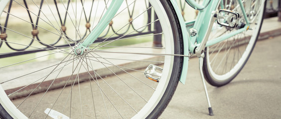 vélo de ville vintage bleu, concept d& 39 activité et mode de vie sain