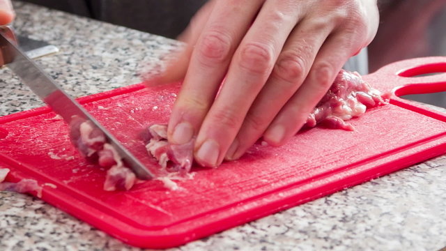  process of cutting the meat 