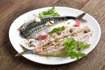 MACKEREL BAKED WITH HERBS