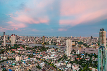 Obraz premium Landscape twilight view at the top view of Bangkok
