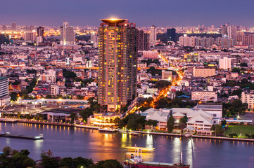 Fototapeta na wymiar Landscape twilight view at the top view of Bangkok