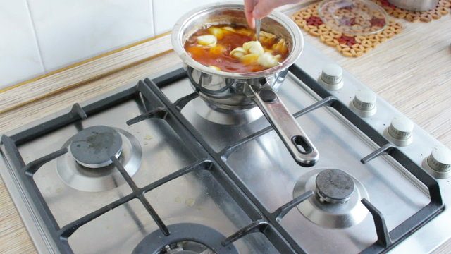  cooking dumplings 
