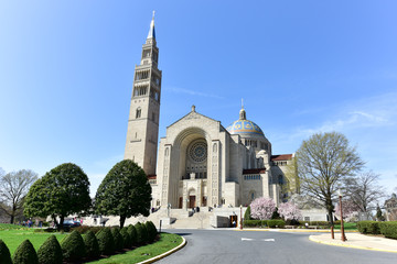 Fototapeta na wymiar Basilica of the National Shrine Catholic Church