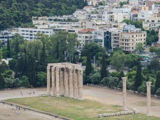 Fototapeta na wymiar Ancient Greek temple of Olympian Zeus, Athens