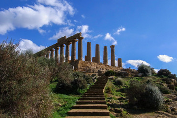 Fototapeta na wymiar Greek temple