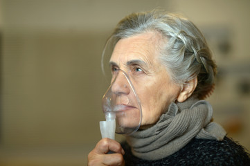 Close-up of an elderly woman 