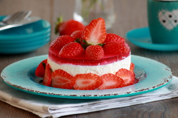 Cheesecake - strawberries - coffee