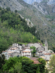 Fototapeta na wymiar Equi Terme thermal spa, Lunigiana, Italy. The village.