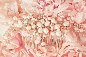 Wedding accessories to hairstyle © Anastasiia Krivenok