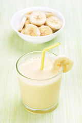 Obraz na płótnie Canvas Milkshake with banana