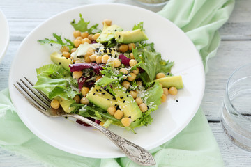 Salad with chick-pea and avocado slices