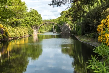 Photo sur Plexiglas Le Rakotzbrücke rhododendronpark kromlau