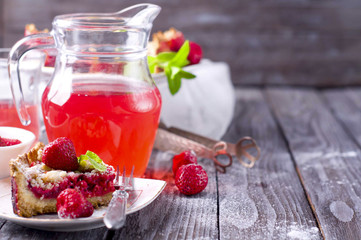 tart with ripe strawberries