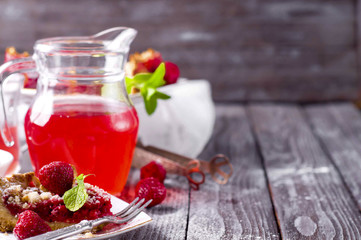 tart with ripe strawberries