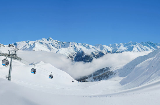 Skigebiet, Seilbahn, Winterlandschaft