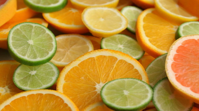 Fresh citrus fruit slices