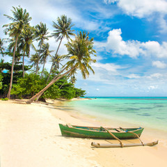 Obraz na płótnie Canvas Boat on the beautiful tropical beach on Karimunjawa island, Indo