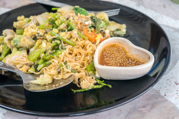 noodle stir fry with vegetable ,Thai name is Sookie.