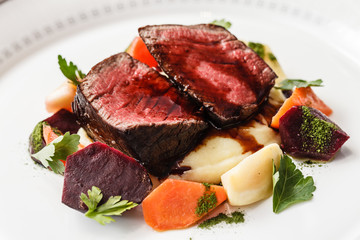 steak with vegetables