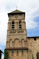 Fototapeta na wymiar clocher de l'église d'Eymoutiers (Haute-Vienne)