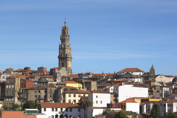 Fototapeta na wymiar Torre dos Clérigos