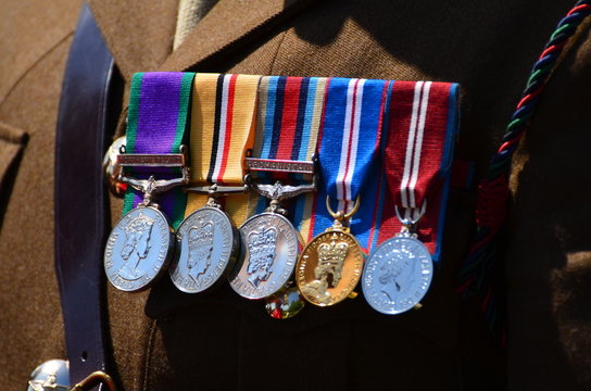 Médailles militaires anglaises lors des cérémonies du débarquement. (Calvados - Normandie)