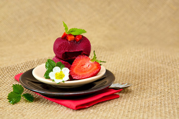 Strawberry ice cream .