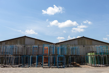 Naklejka premium France. Barres aluminium pour échafaudage industriel