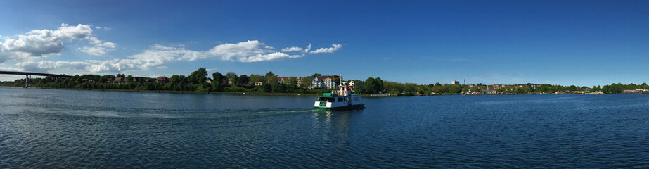 Fototapeta na wymiar Panorama Kiel am Nord-Ostsee-Kanal
