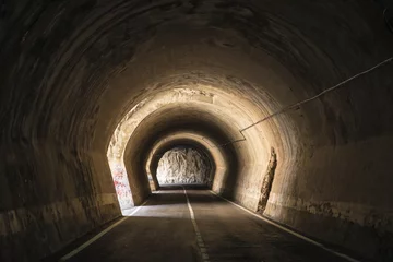 Fotobehang Tunnel Oude tunnel in Spanje