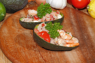 Avocado, Guacamole, Garnelen, Thunfisch, Tomatensalat