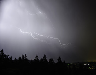 Naklejka premium An August Thunderstorm In the Mid Willamette Valley