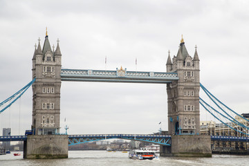 Naklejka na ściany i meble UK - London - Tower Bridge