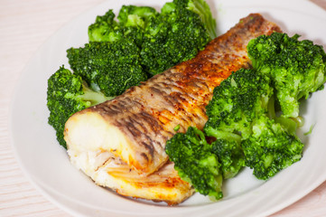 fried fish with broccoli