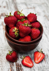 Bowl with strawberries