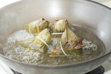 Zongzi in a wok