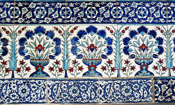 Turkish tile design in Topkapi Palace, Istanbul, Turkey