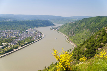 Fototapeta na wymiar Burgen Sterrenberg und Liebenstein am Rhein