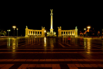 Budapest  Heldenplatz mit Millenniumsdenkmal,