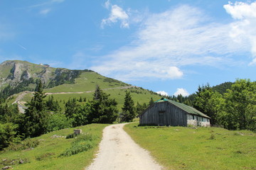 Schafberg (Österreich) / Die Schafbergbahn ist eine meterspurige Zahnradbahn in Österreich. Sie führt von St. Wolfgang am Wolfgangsee hinauf auf den Schafberg (1782 m).