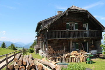 Schafberg (Österreich) / Die Schafbergbahn ist eine meterspurige Zahnradbahn in Österreich. Sie führt von St. Wolfgang am Wolfgangsee hinauf auf den Schafberg (1782 m).