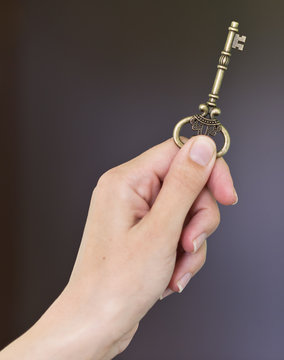 hand with key