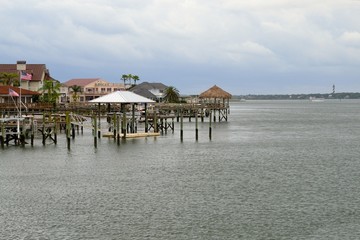 Fototapeta na wymiar Docks on the Bay in a Florida Town