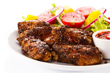 Grilled chicken nuggets and vegetables 