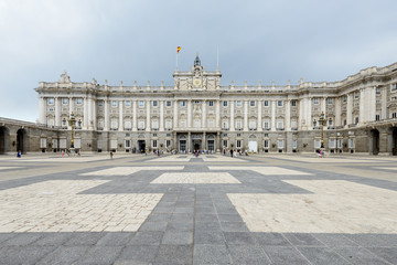 Fototapeta na wymiar Madrid palazzi in Gran via