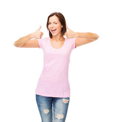 Obraz na płótnie Canvas woman in blank pink t-shirt