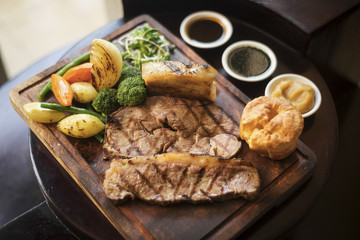 roast beef and vegetables classic british meal