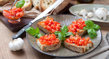 Frische italenische bruschetta 