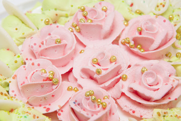 sweet pie with cream roses